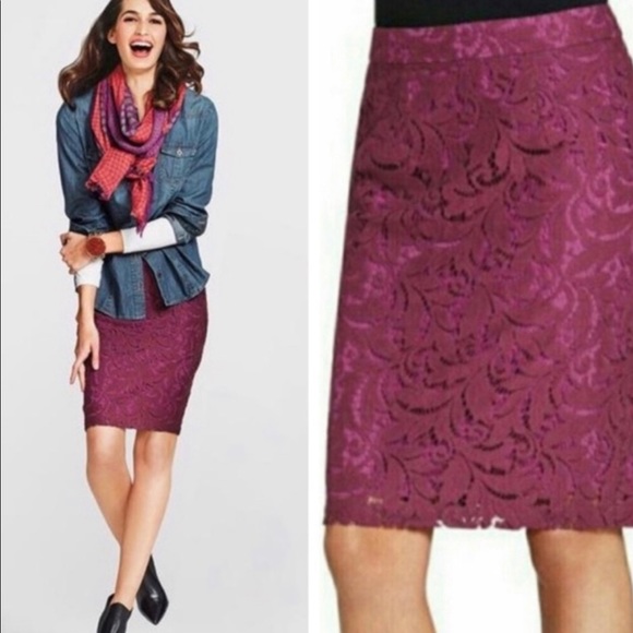 ๐ CAbi Plumberry Frolic Lace Pencil Skirt - Sz 10 - Picture 2 of 8